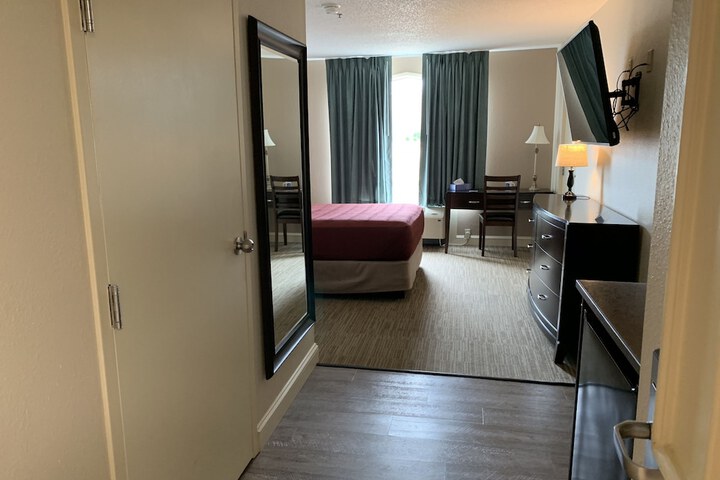 Room 66 of 297