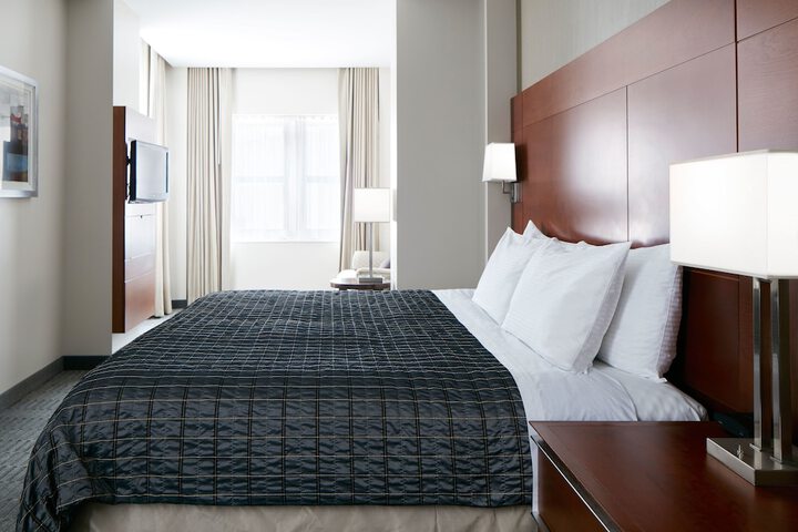 Classic Queen Bed (14 of 29)