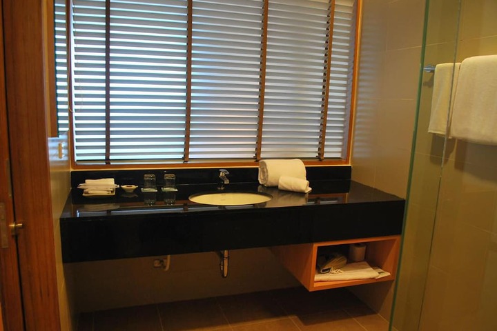 Room 18 of 40