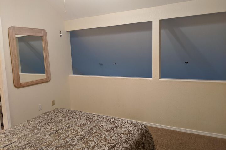 Room 1 of 7