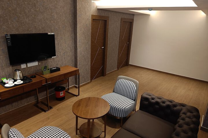 Room 51 of 87