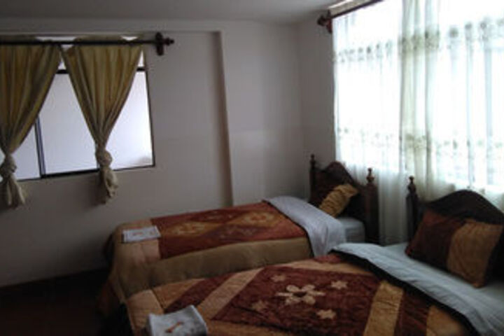 Room 10 of 12