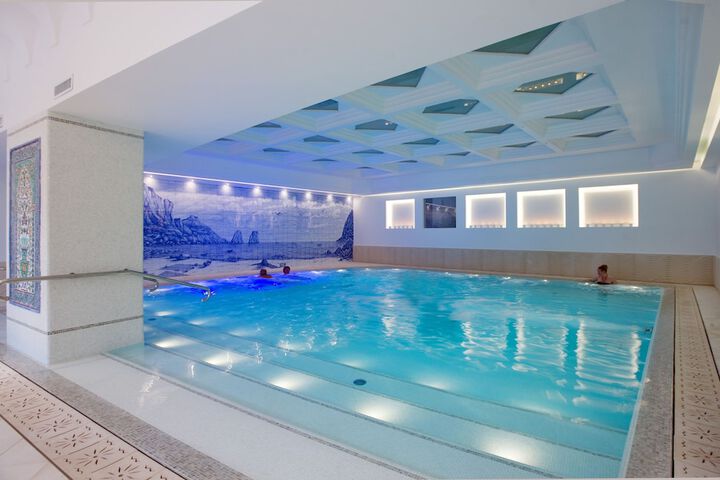 Pool 122 of 250