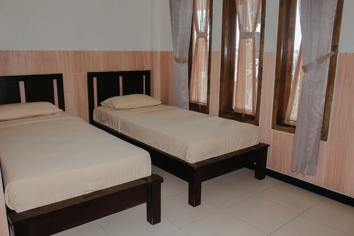 Room 5 of 11