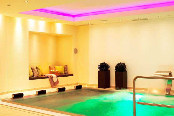 Hotel with Pool