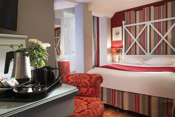 Room 10 of 28