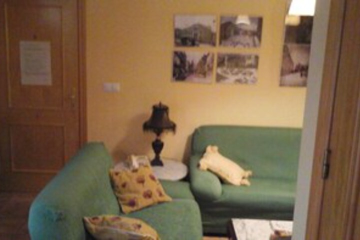 Hotel 15 of 74