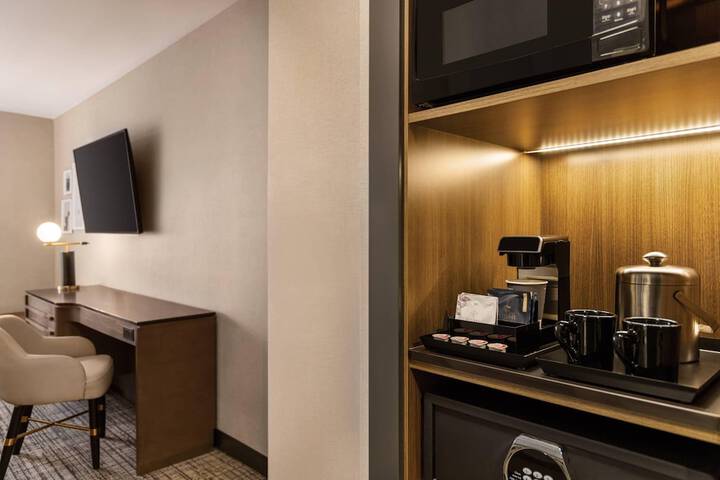 Room 25 of 66
