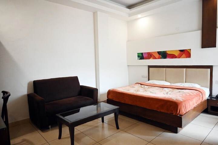 Room 3 of 19