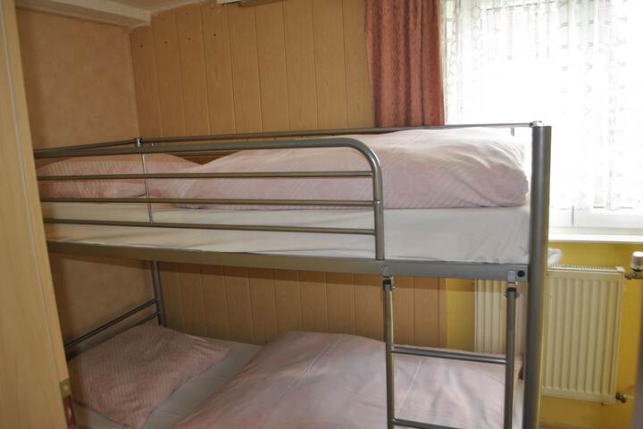 Room 5 of 33