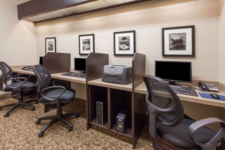 Business Center 39 of 41