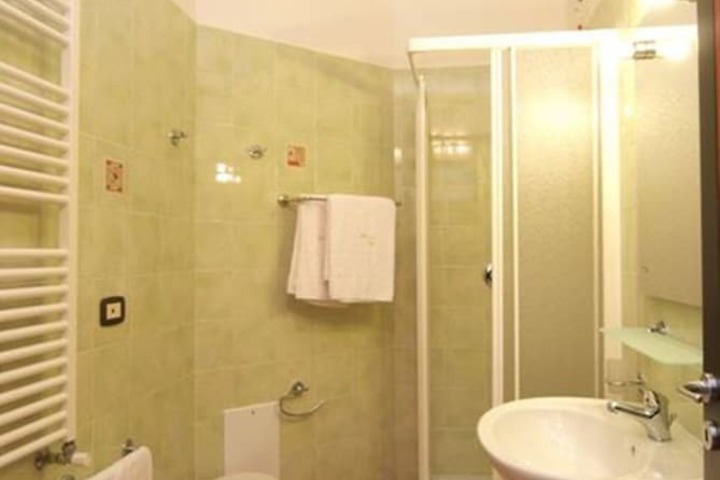Room 15 of 36