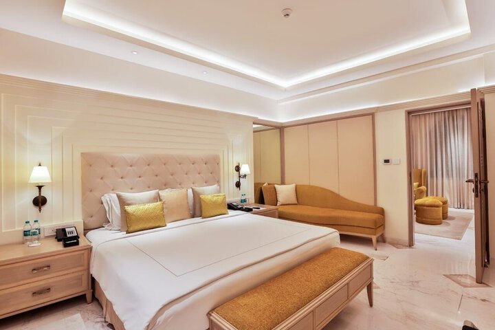 Room 10 of 74