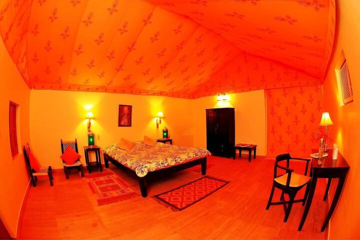 Room 4 of 36