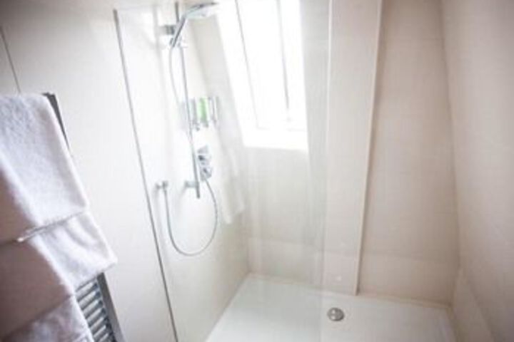 Room 18 of 27