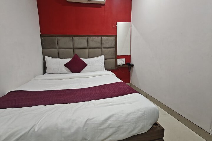 Room 5 of 27