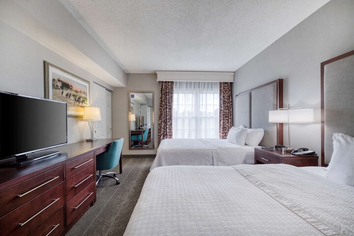2 Queen Beds 1 Bedroom Suite (47 of 52)