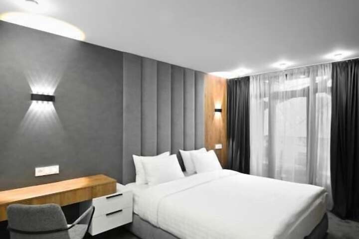Room 7 of 14