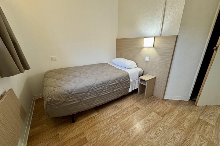 Room 14 of 30