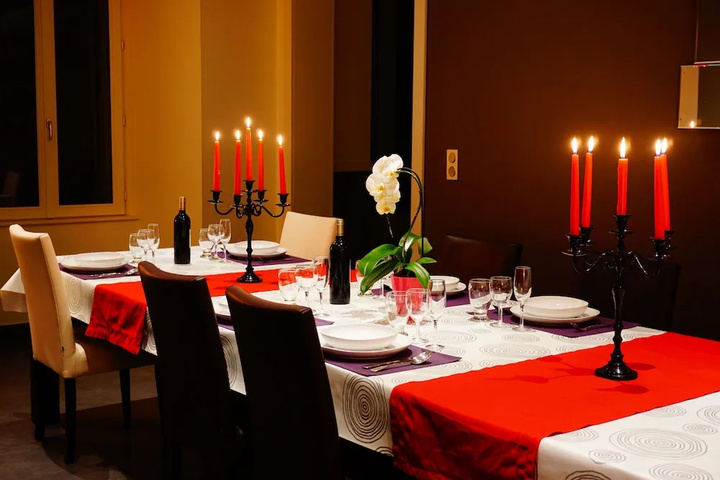 Dining 8 of 8