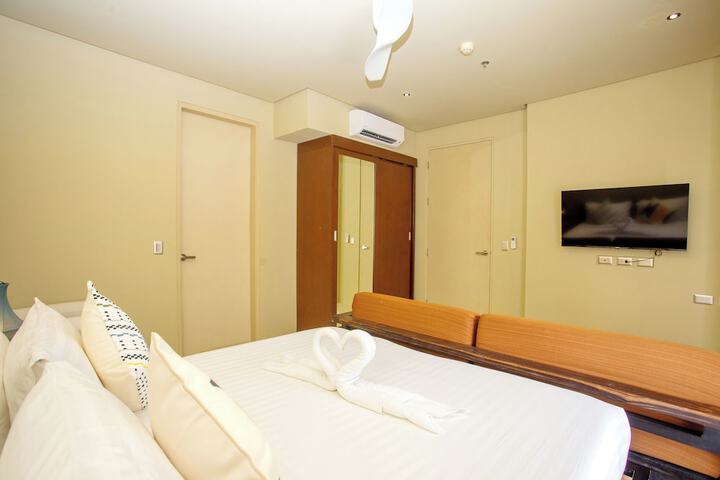 Room 17 of 208