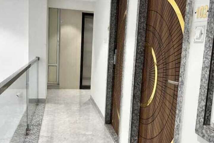 Room 12 of 20
