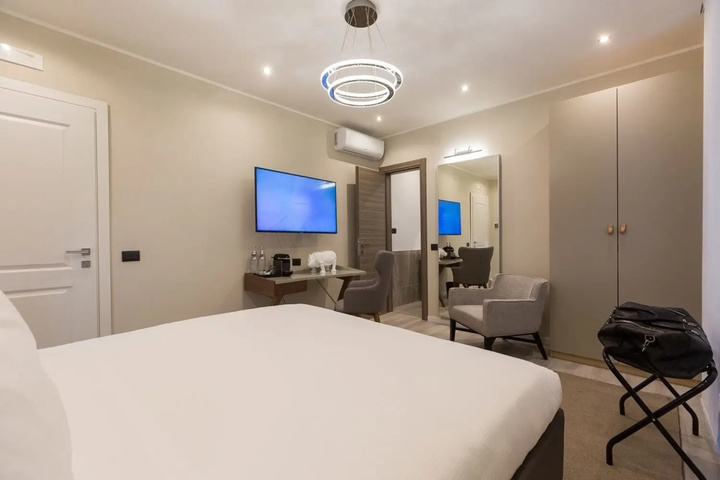 Room 2 of 9