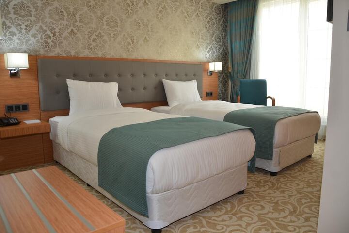 Room 8 of 62