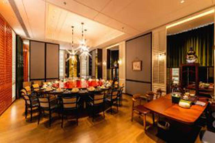 Dining 14 of 23