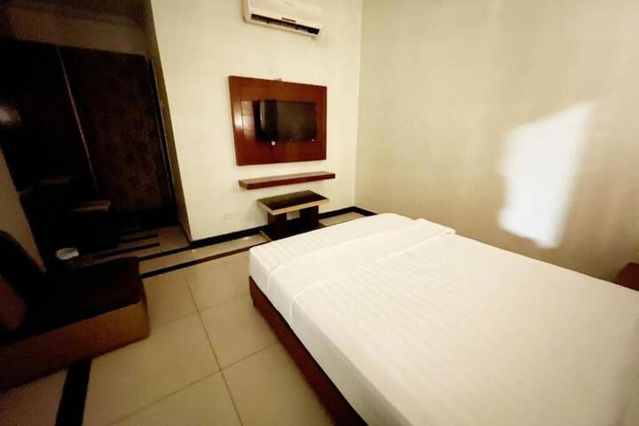Room 25 of 67