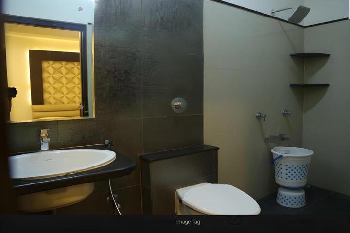 i-ROOMZ Hotel Shivananda
