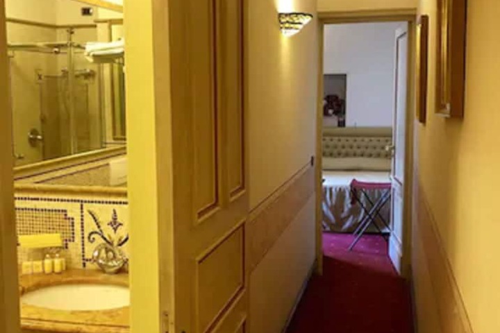 Room 12 of 51