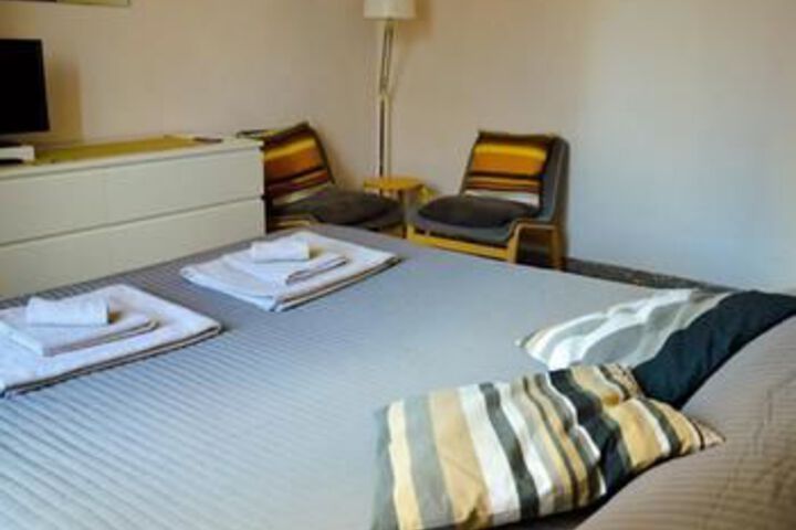 Room 10 of 25