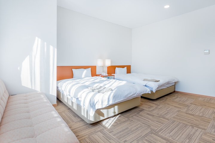 Room 12 of 86