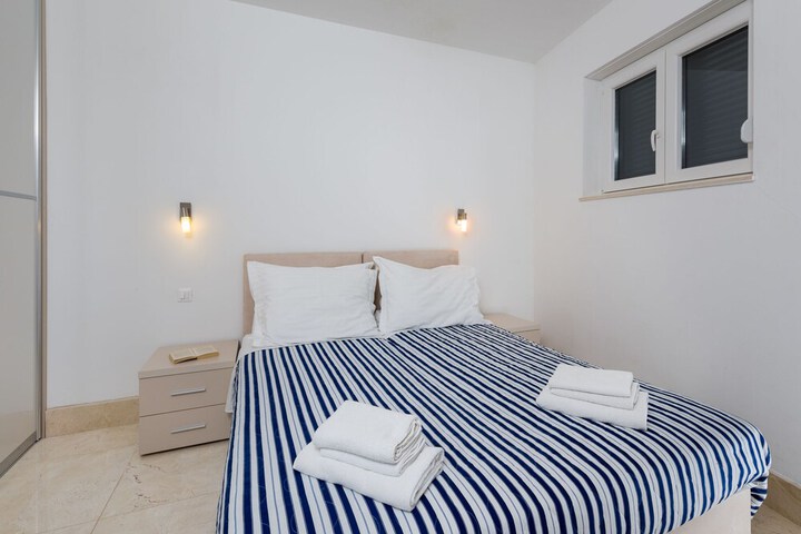 Room 9 of 58