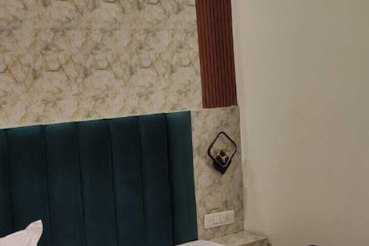 Room 3 of 14