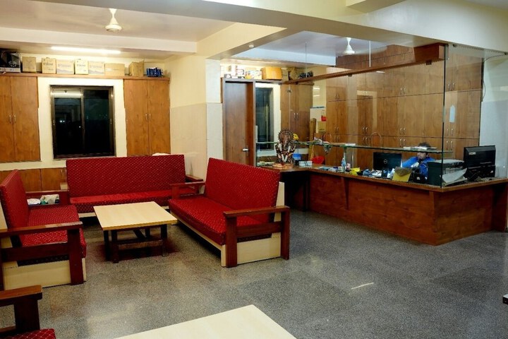 Room 4 of 10