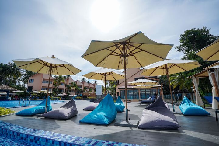 Pool Hotel