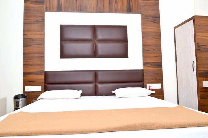 Room 14 of 24