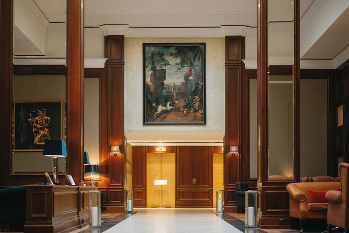 Entrance & Lobby