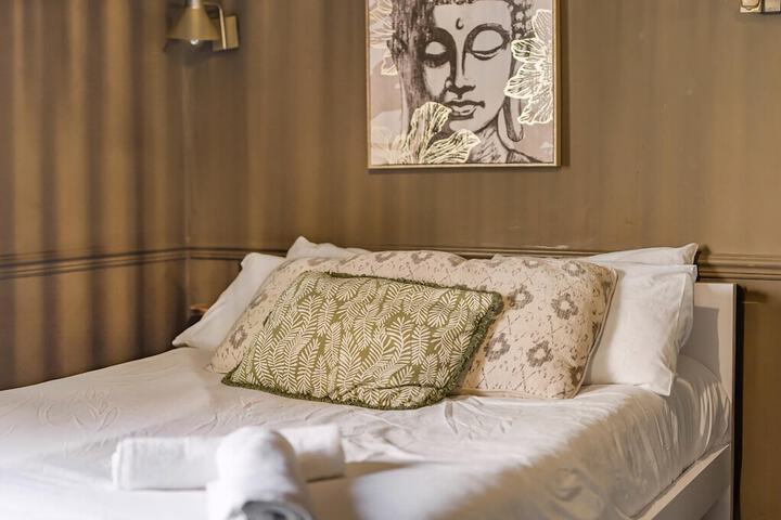 Room 16 of 51