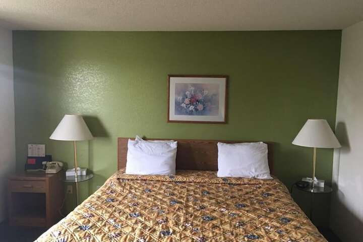 Room 3 of 9