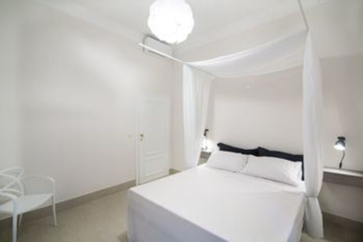 Room 9 of 17
