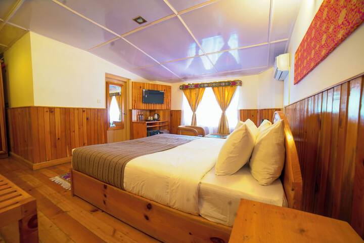 Room 15 of 32
