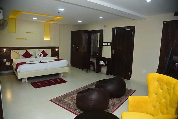 Room 7 of 14