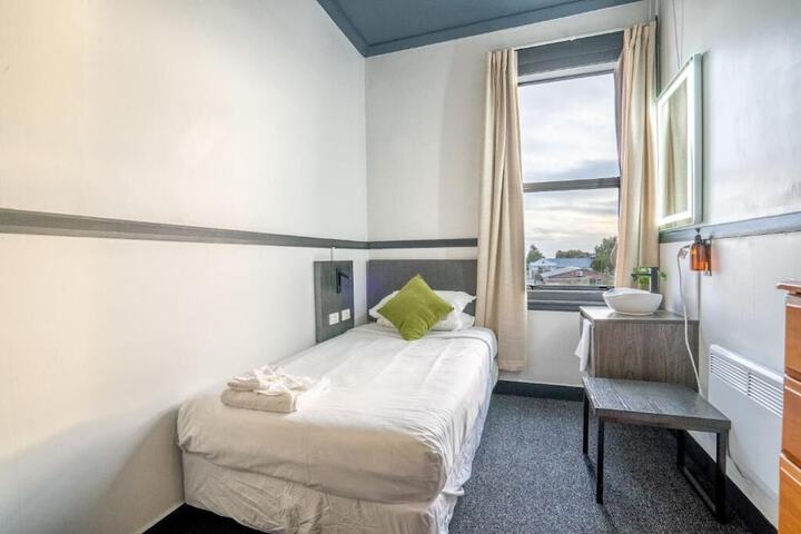 Room 2 of 15
