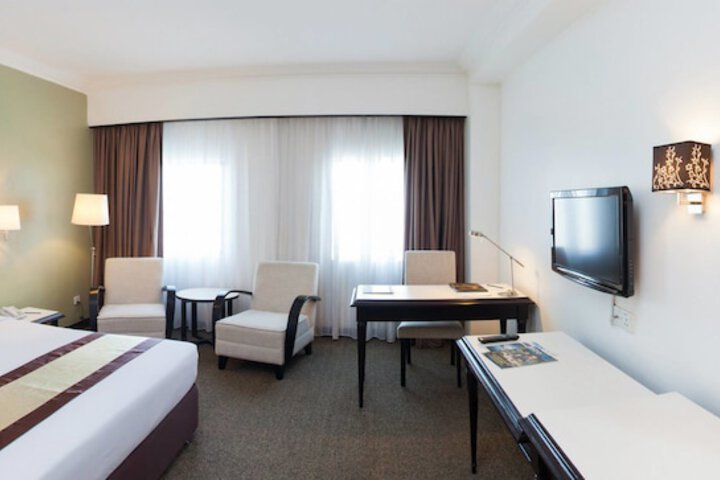 Room 6 of 43
