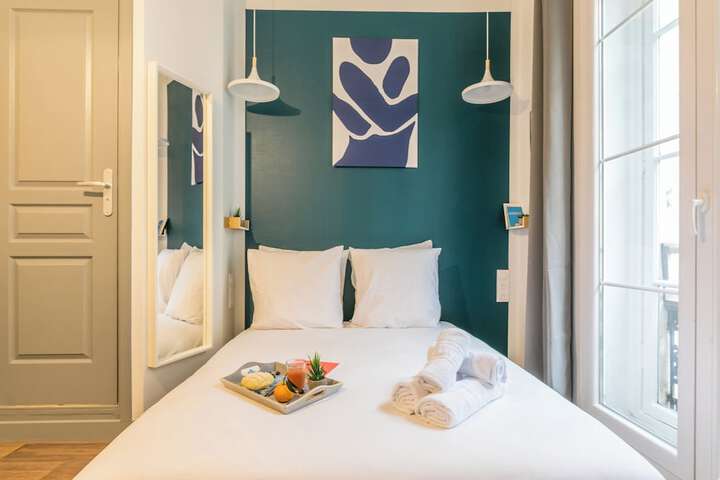 Room 83 of 185