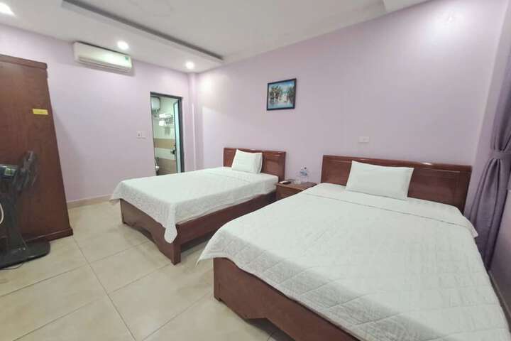 Room 3 of 42