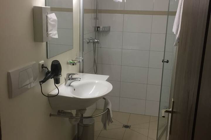 Room 25 of 65